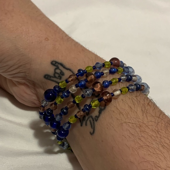Beaded magnetic bracelet - Picture 2 of 4